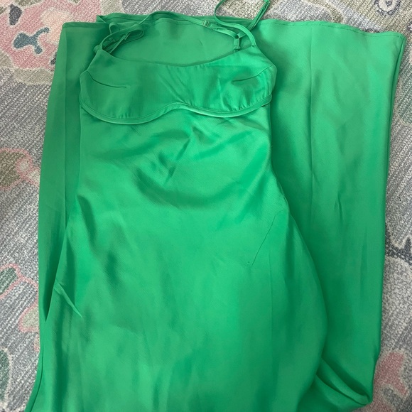 Viral Zara Dress - Picture 2 of 3